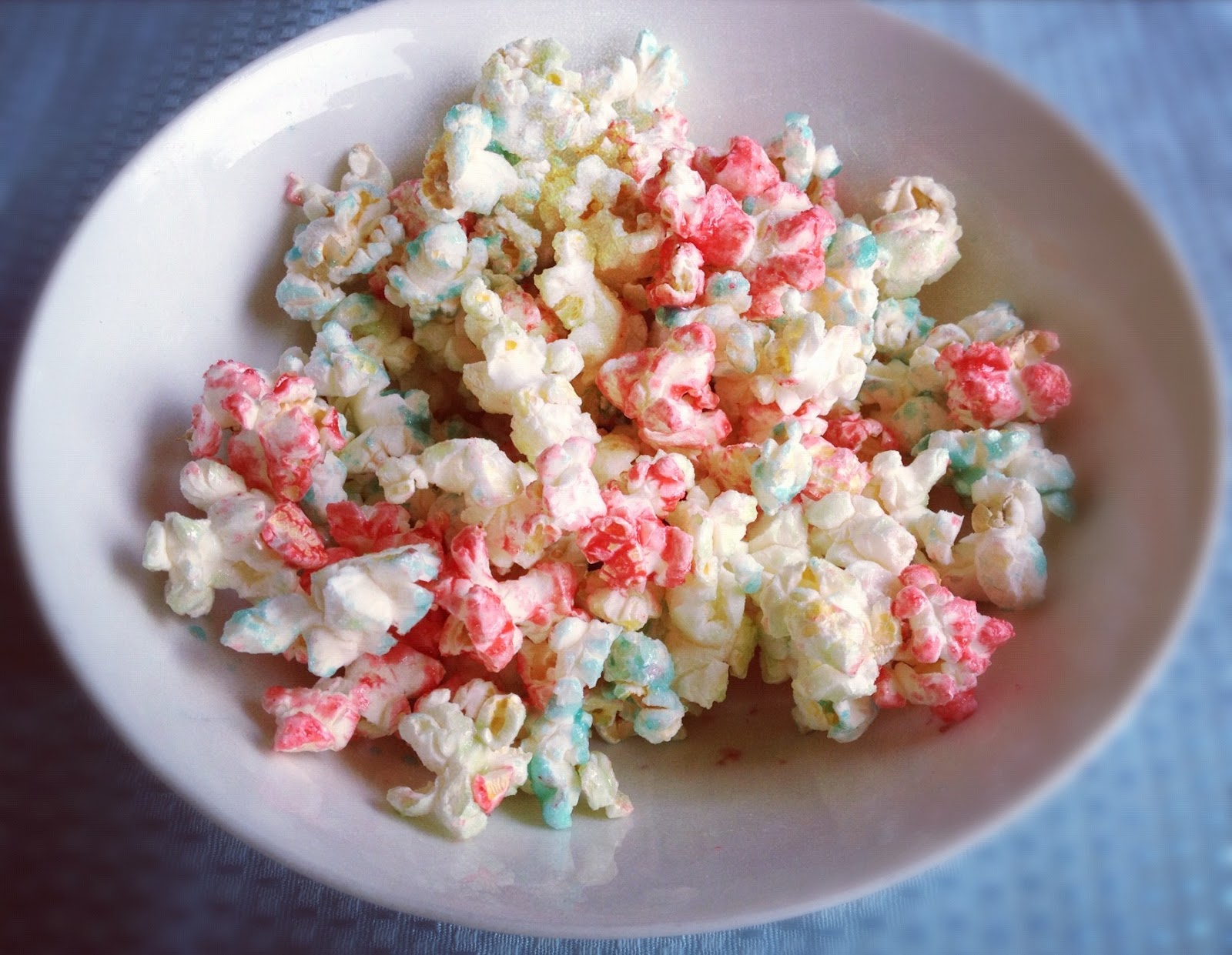 Our Flexitarian Table Jello Popcorn WITHOUT Corn Syrup!