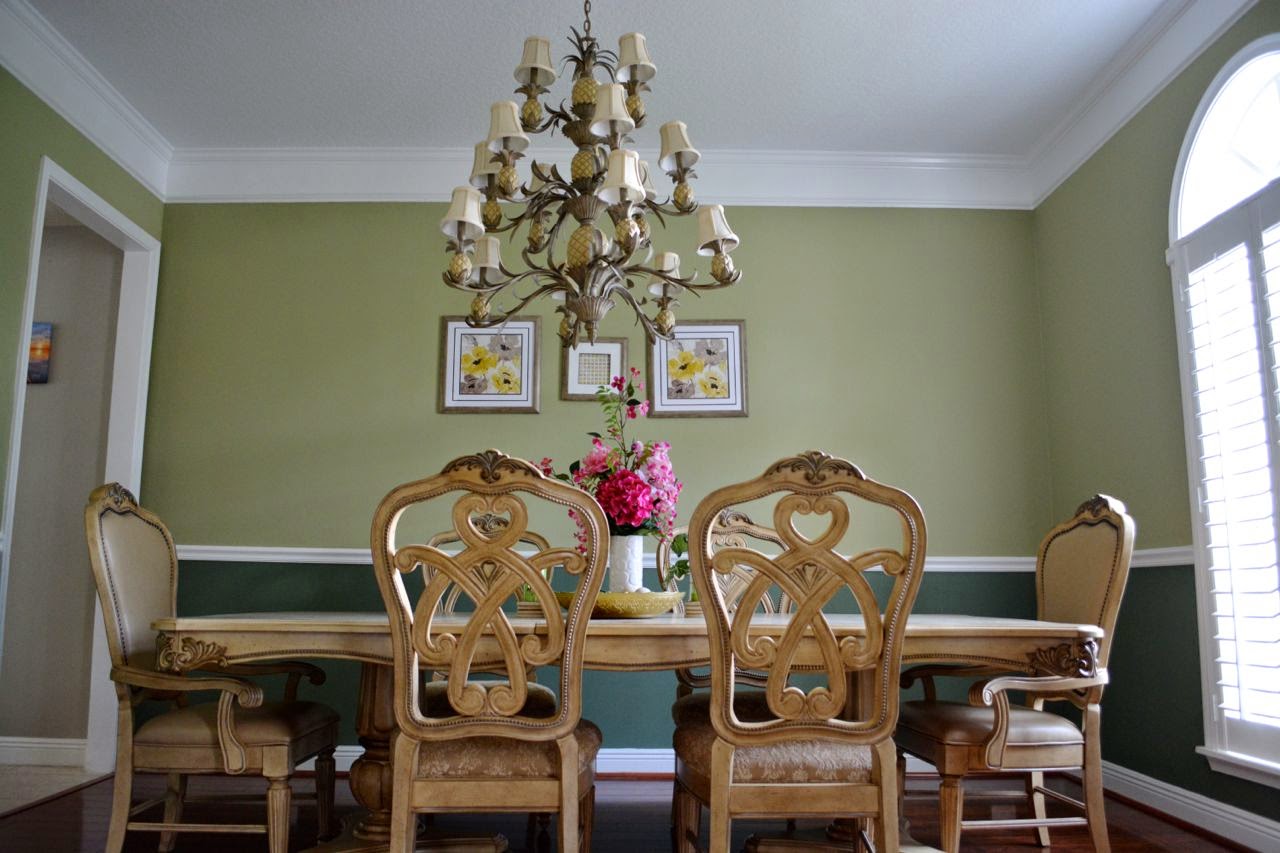 A Golden Tulip REGAL THEMED DINING ROOM HOME DECOR FL EDITION