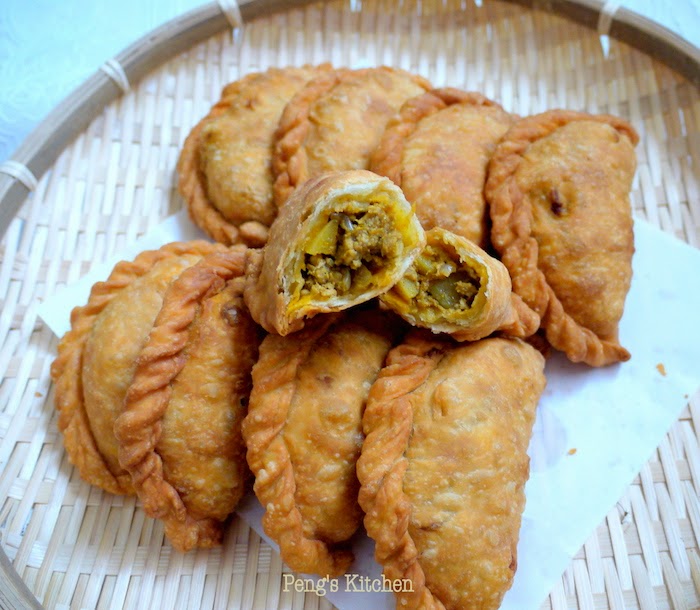Peng's Kitchen Chicken Curry Puffs