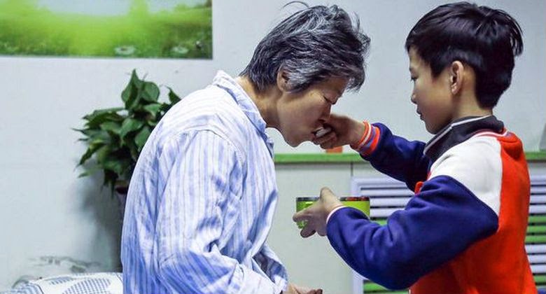 Demi Pemulihan Nenek, Bocah 10 Harus Berhenti Sekolah Dan Merawatnya