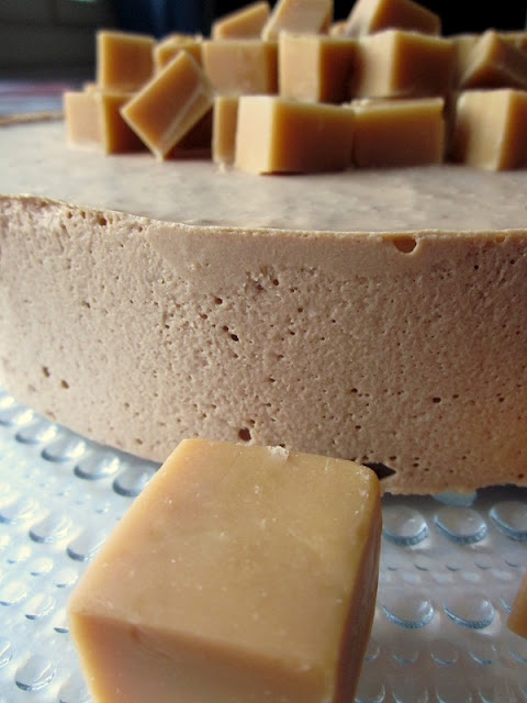 Toffeemoussekakku – Butterscotch Mousse Cake