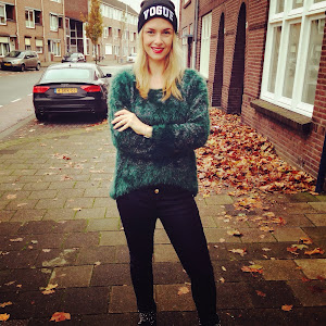 Alina, 26 years old, from Germany, living in Rotterdam. Brand owner, fashion blogger & stylist