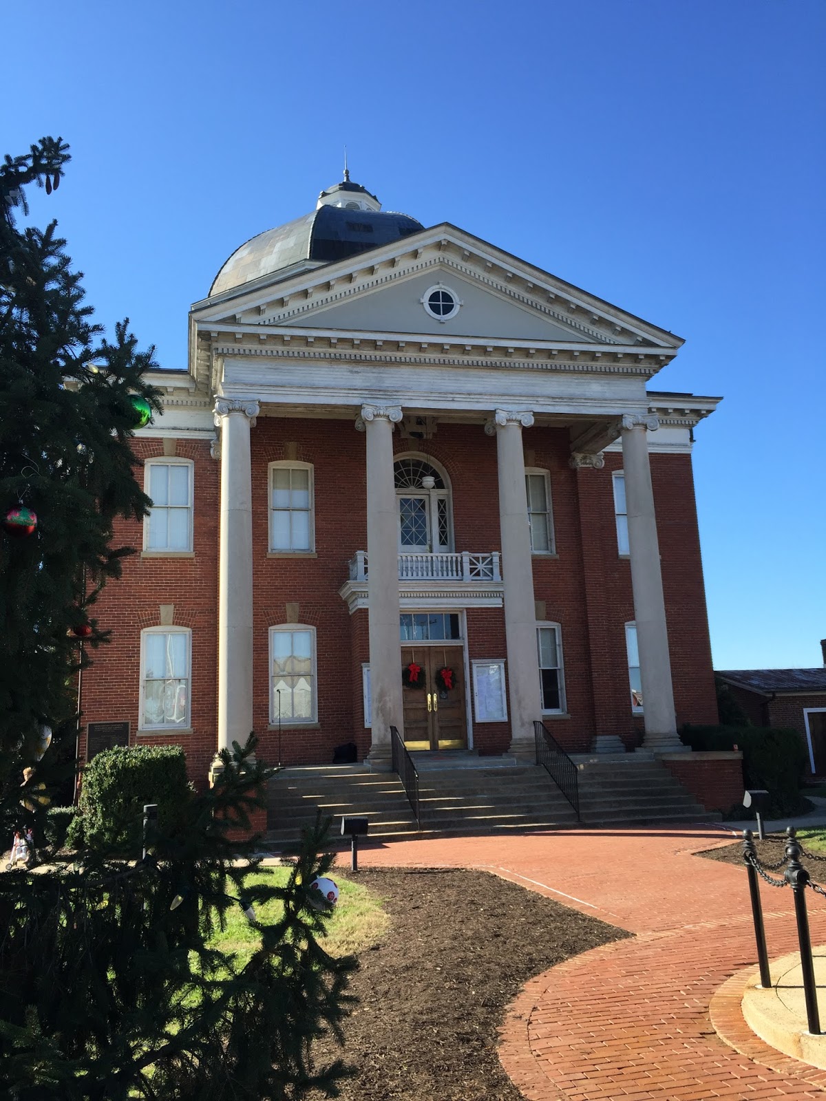 stylos Scenes from Louisa Courthouse