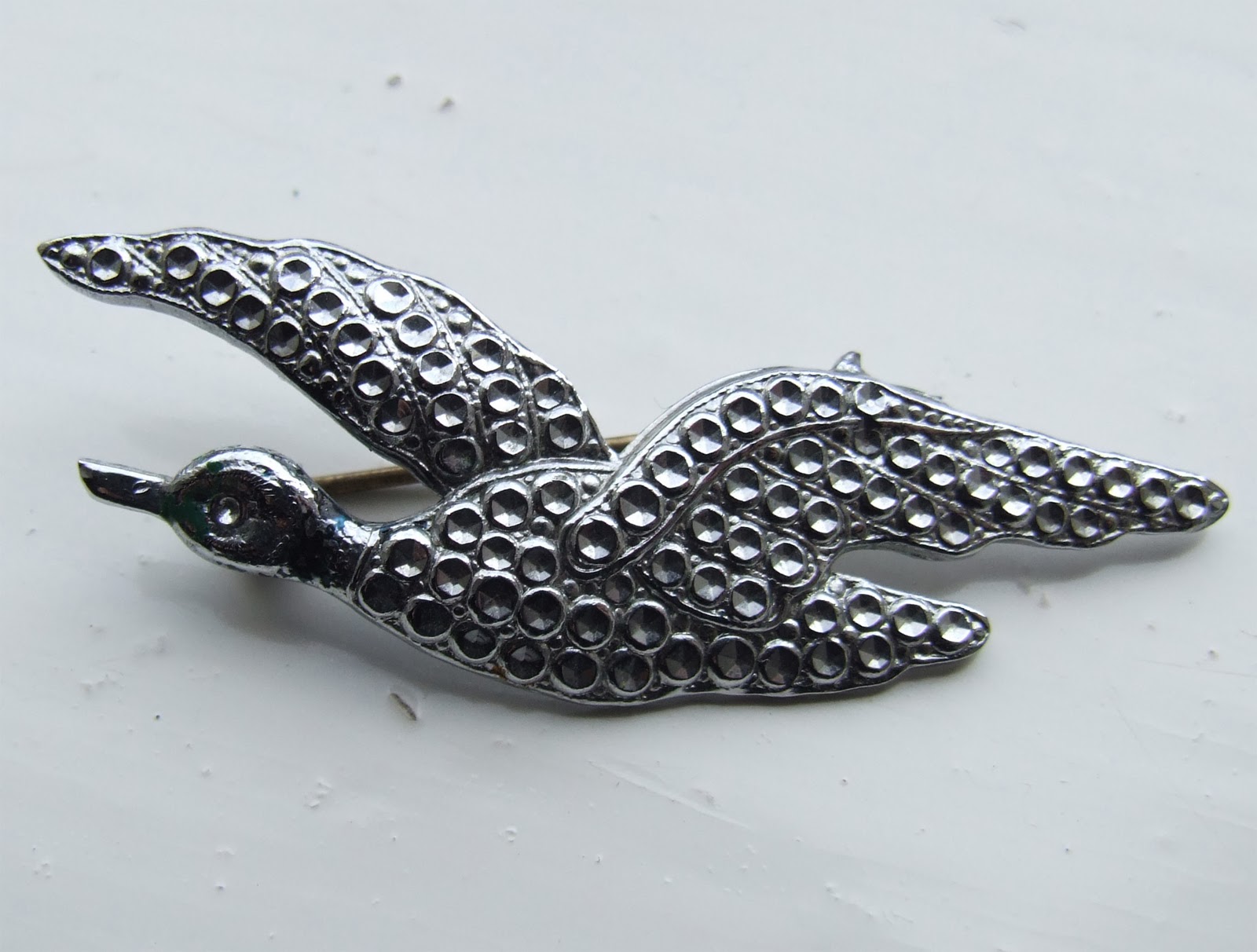 Antique and Vintage Costume Jewellery Vintage Brooches