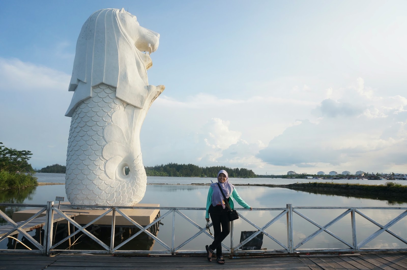 Wisata ala luar negeri di Indonesia - patung Merlion di Bontang, Kaltim