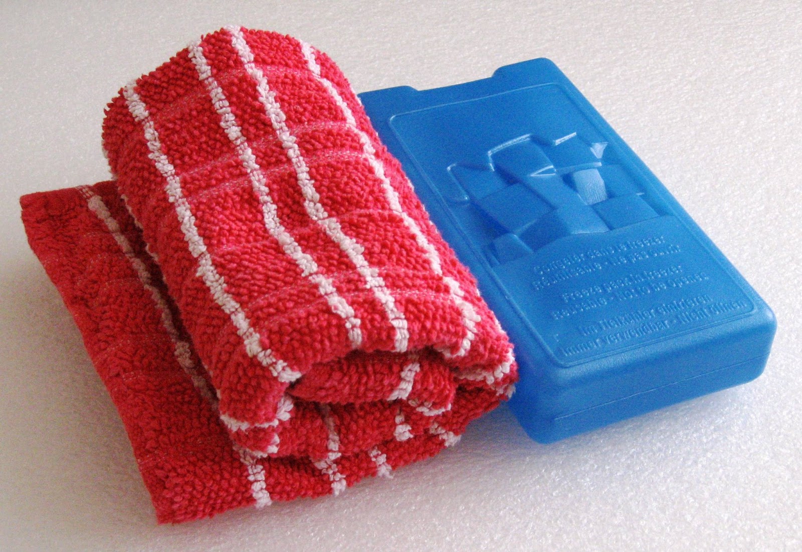 A Cheery Chicken IcePack Bed Coolers