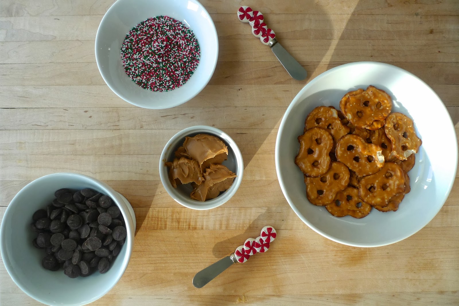 siriously delicious Chocolate Dipped Peanut Butter Pretzels