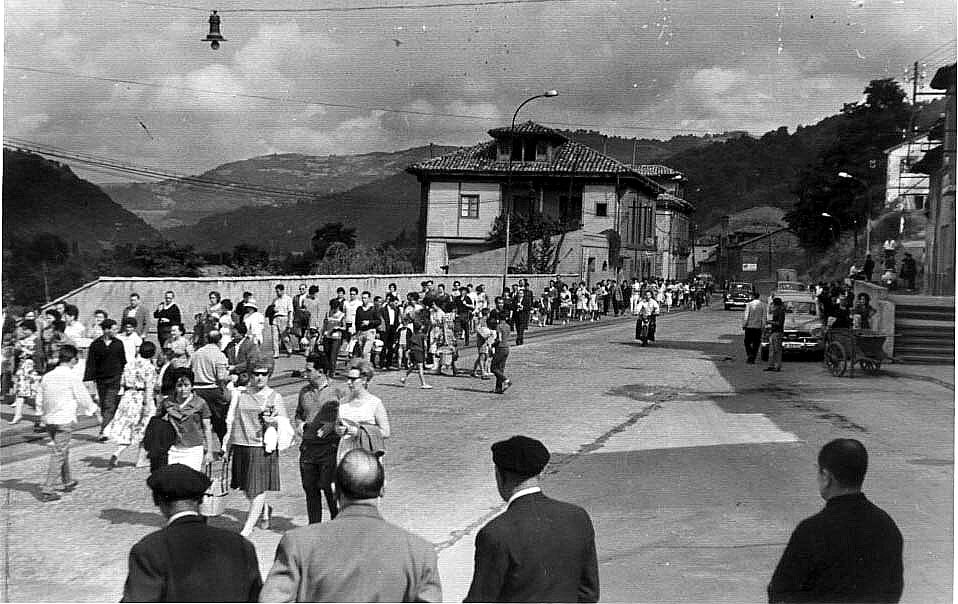 LAVIANA SEMBLANZAS HISTÓRICAS Y OTRAS La Chalana