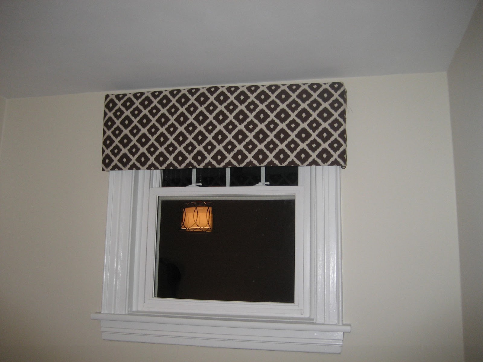 modern jane DIY Pelmet Box