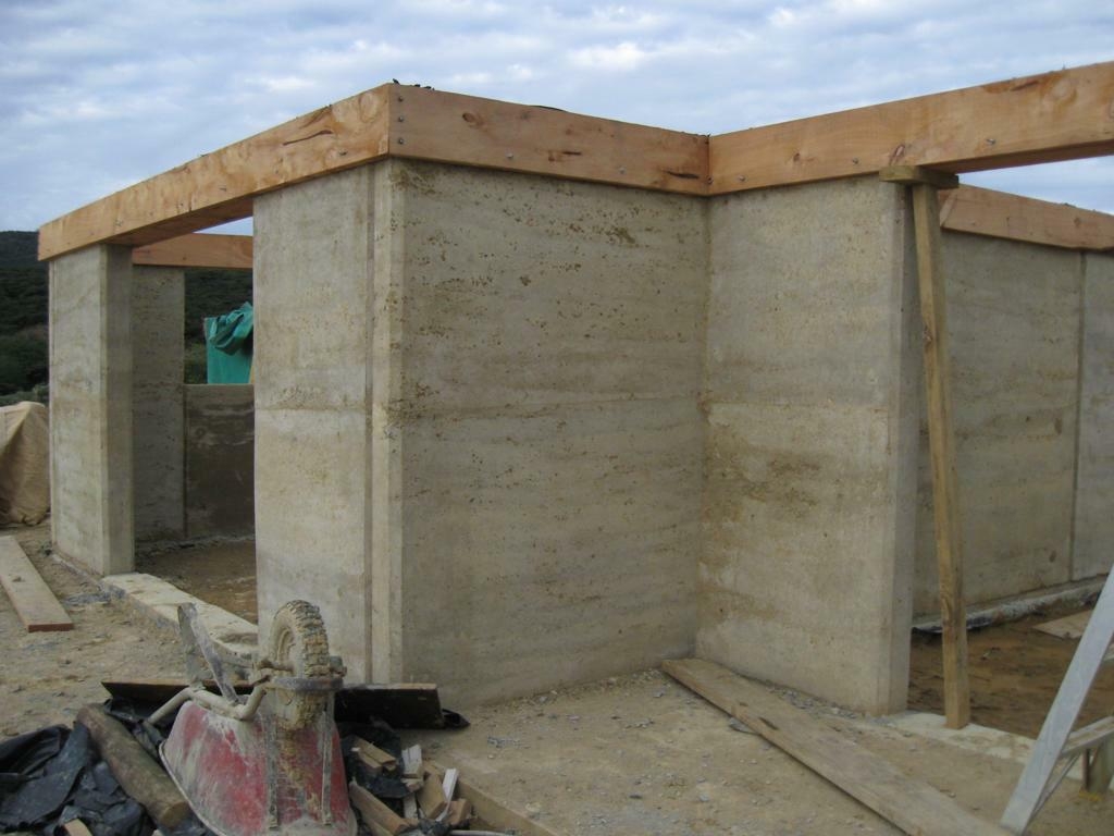 GREEN LIVING Rammed earth construction