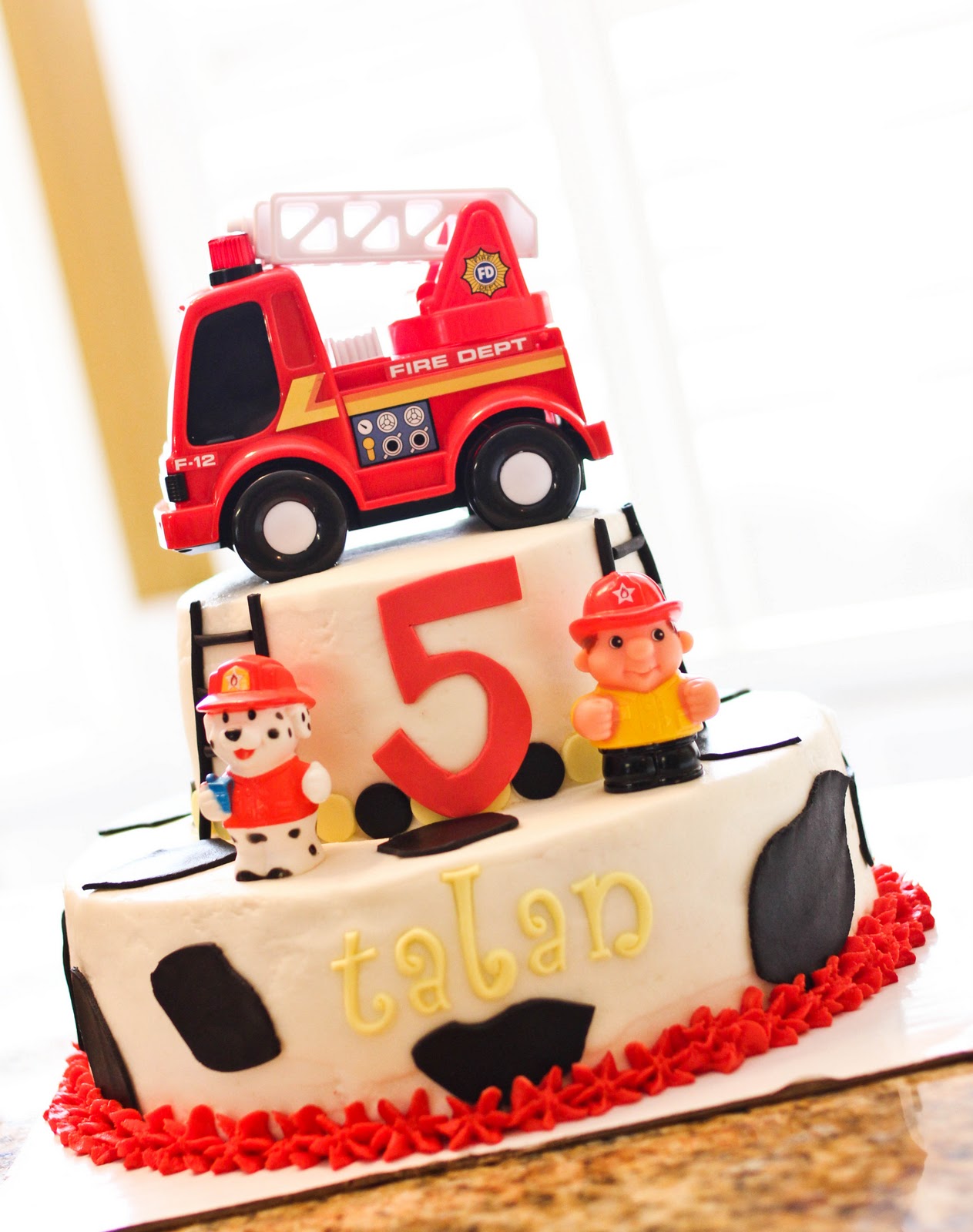 Have a Piece of Cake: *Fire Truck 5th Birthday*