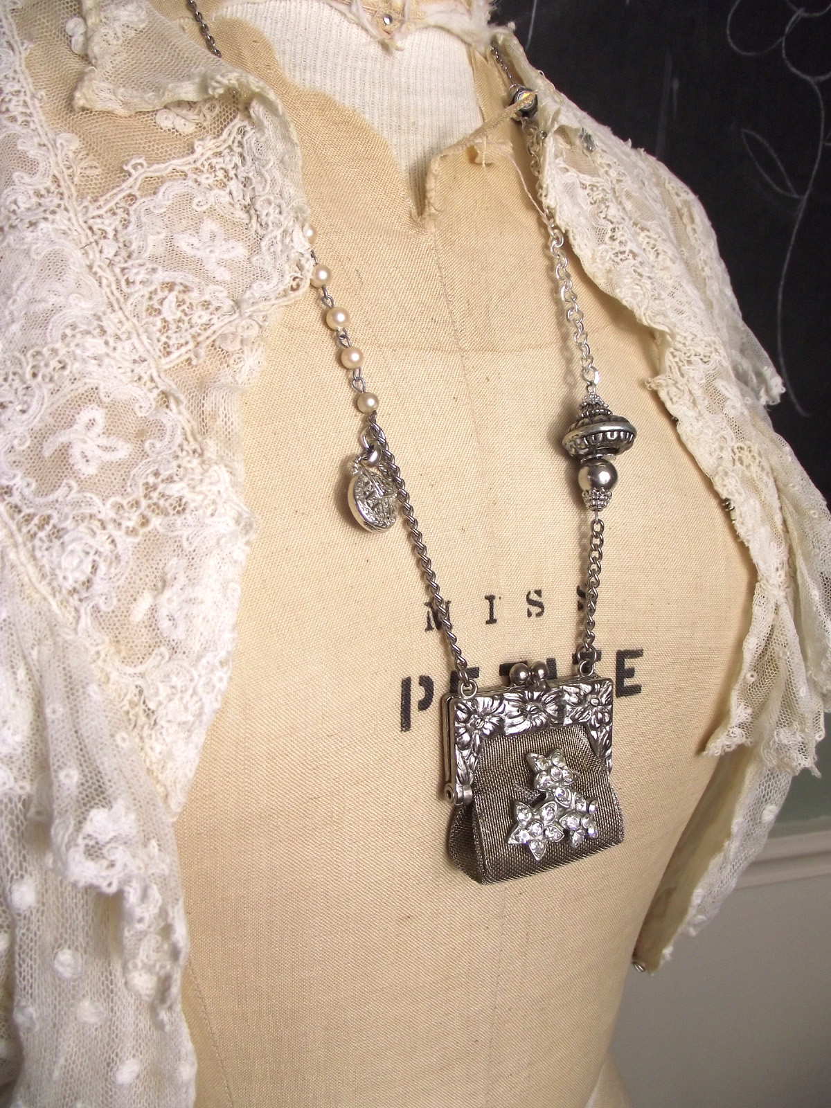 Margo's Junkin Journal 101 things to do with old Coin Purses