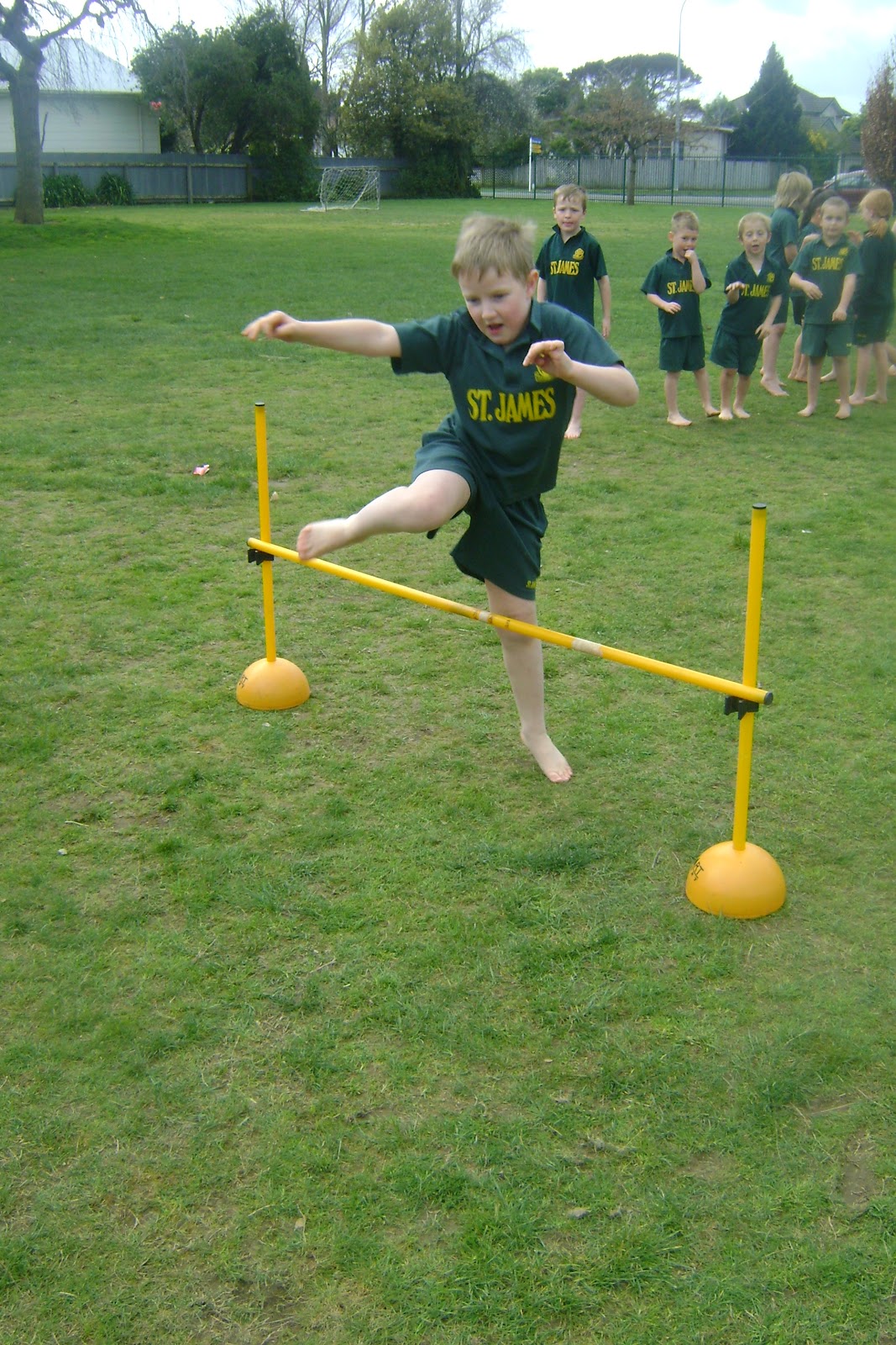 Amazing Eights Run Jump Throw