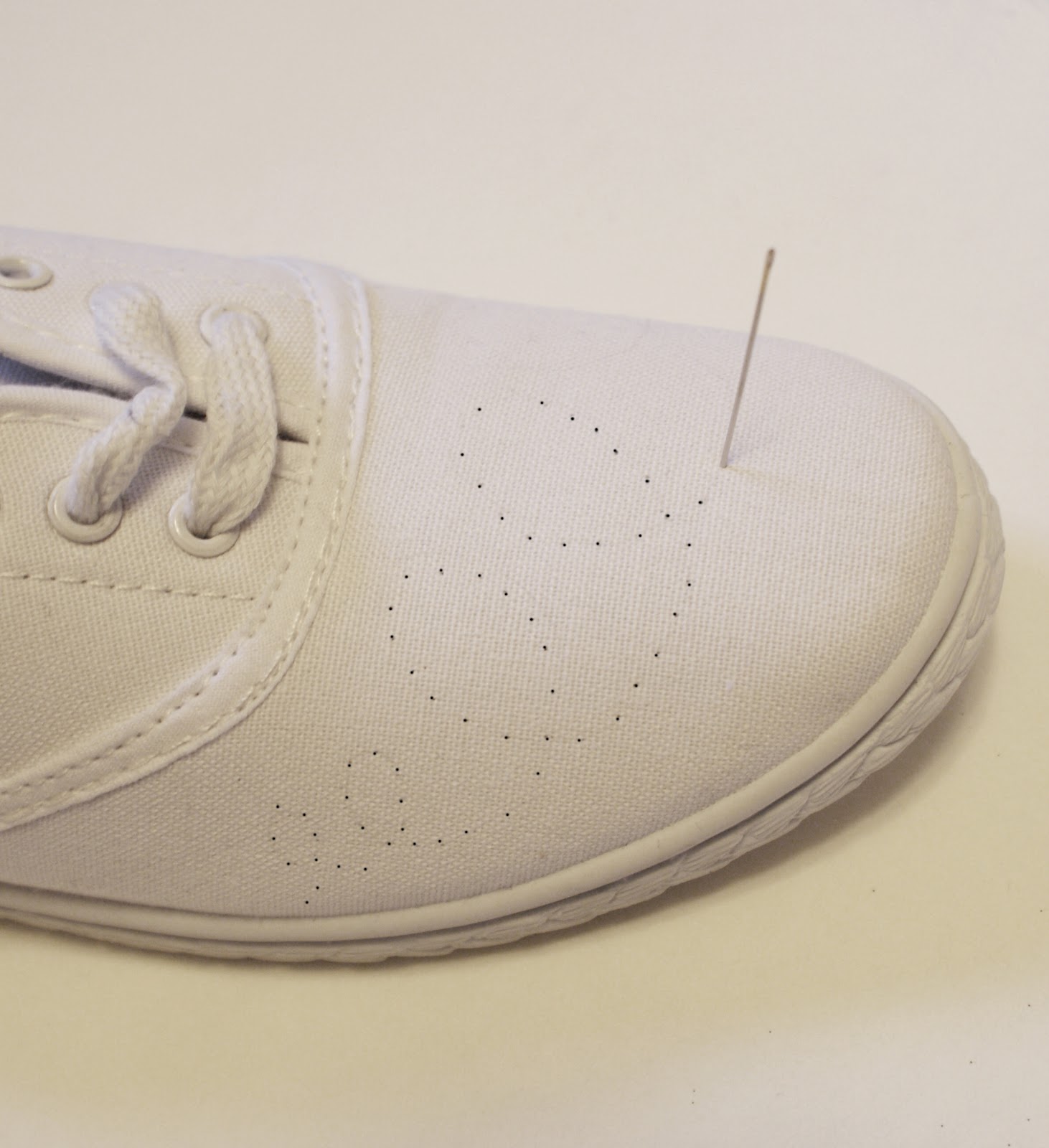 diy canvas shoes diy how to customise canvas shoes diy canvas shoes diy how to customise canvas shoes