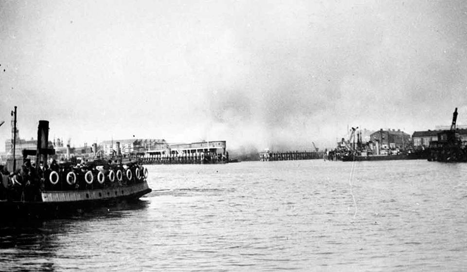 Bombing in Portsmouth Harbour 1940