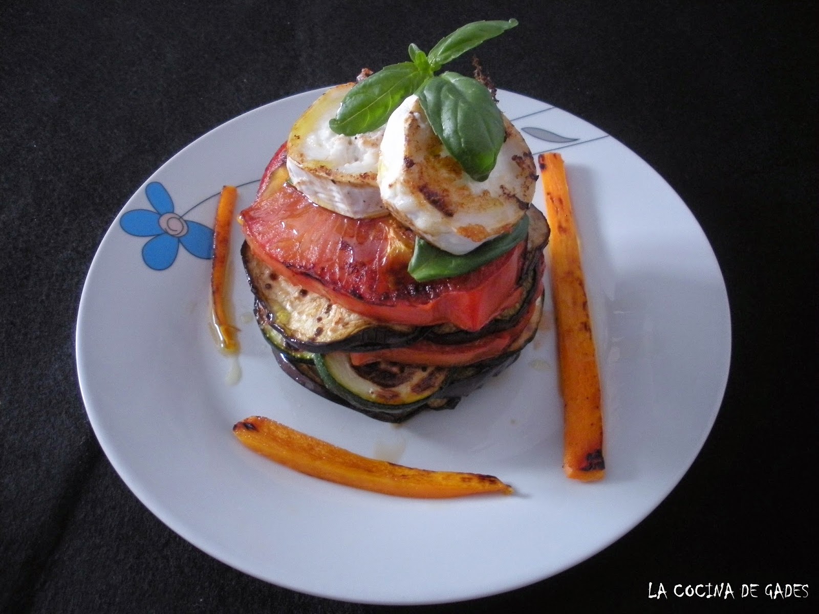LA COCINA DE GADES TIMBAL DE VERDURAS CON QUESO DE CABRA