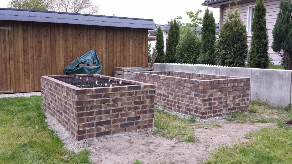Abenteuer Traumhaus Hochbeet 2 fertig gemauert und