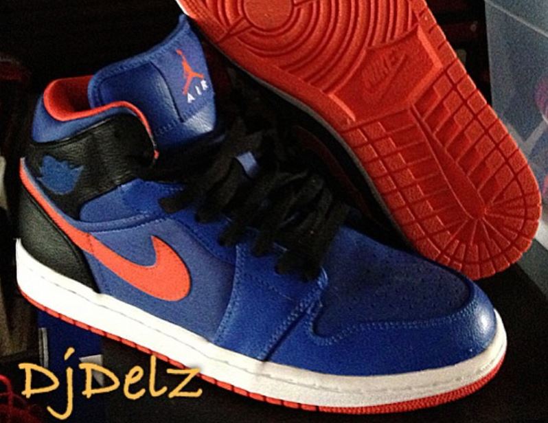 THE SNEAKER ADDICT Air Jordan 1 Mid New York Knicks Sample Sneaker