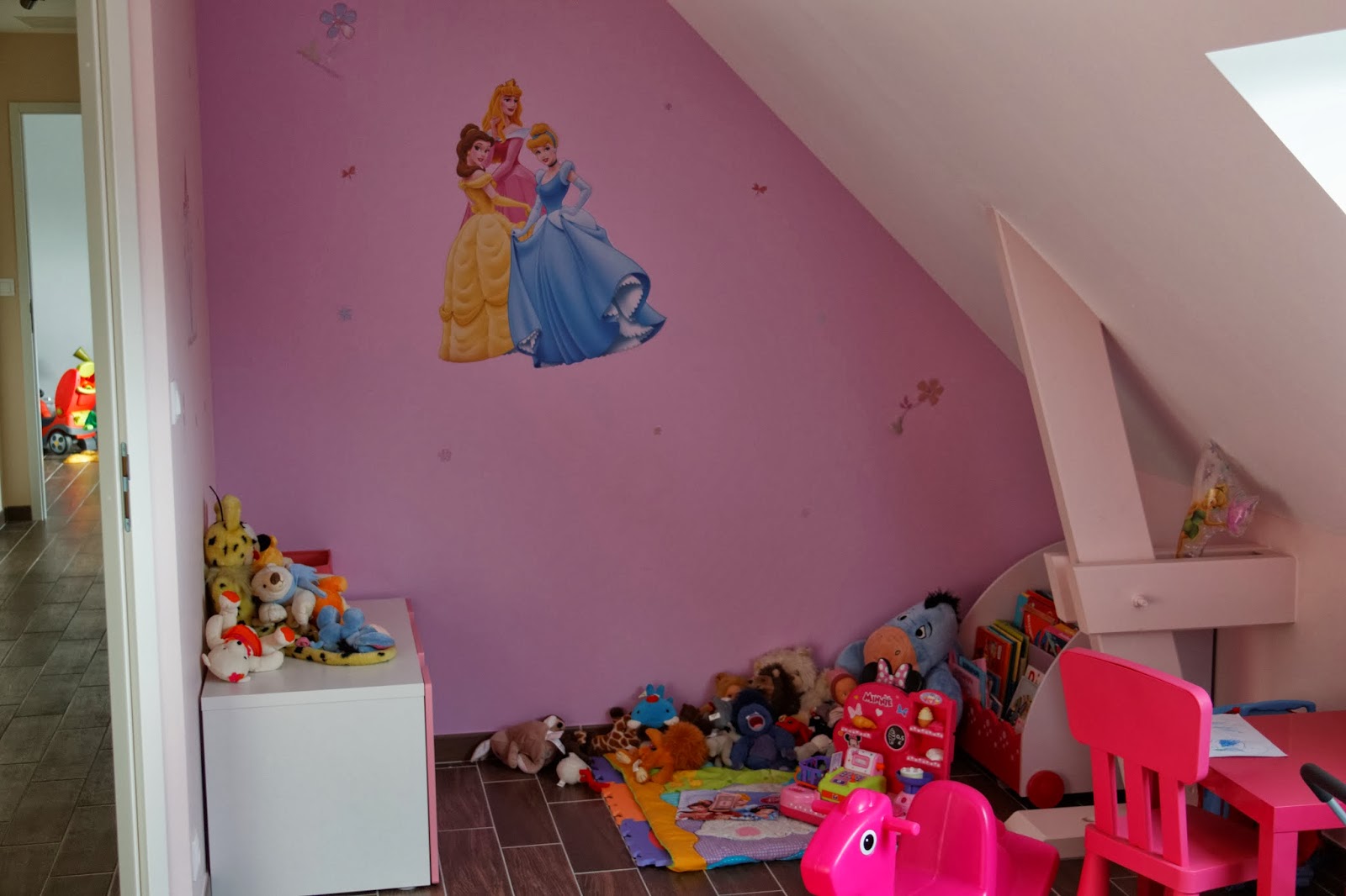 Ungrindesel construit sa maison !!