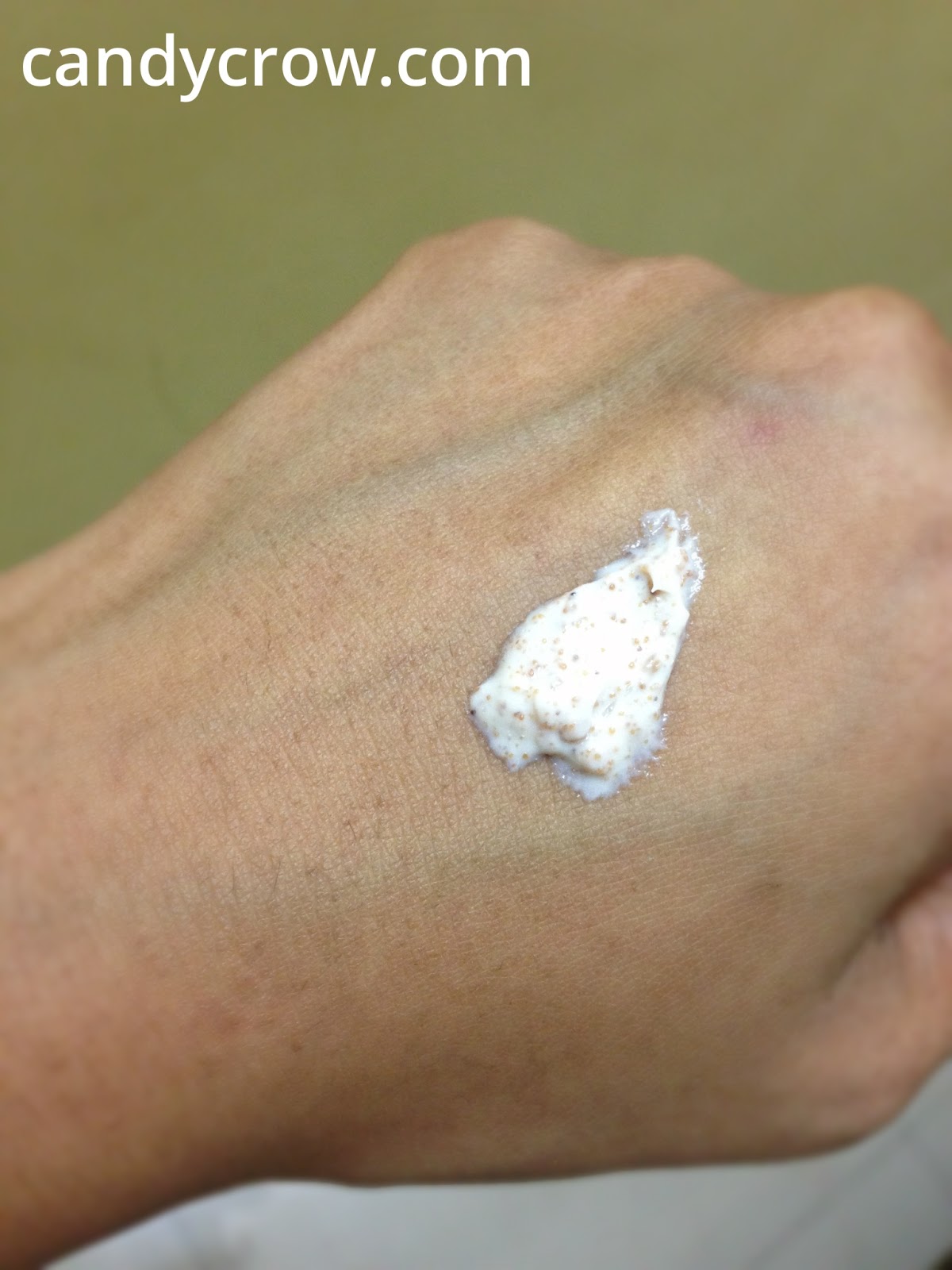 Lakme Clean up Nourishing Glow Face Scrub Review Candy Crow