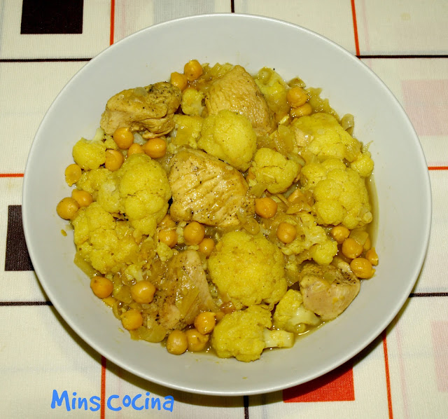 Pollo Con Garbanzos Y Coliflor
