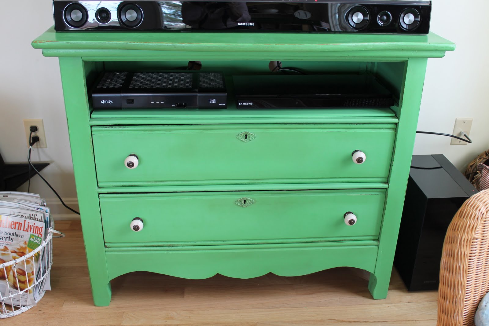 Elizabeth & Co. Green Cottage Dresser Media