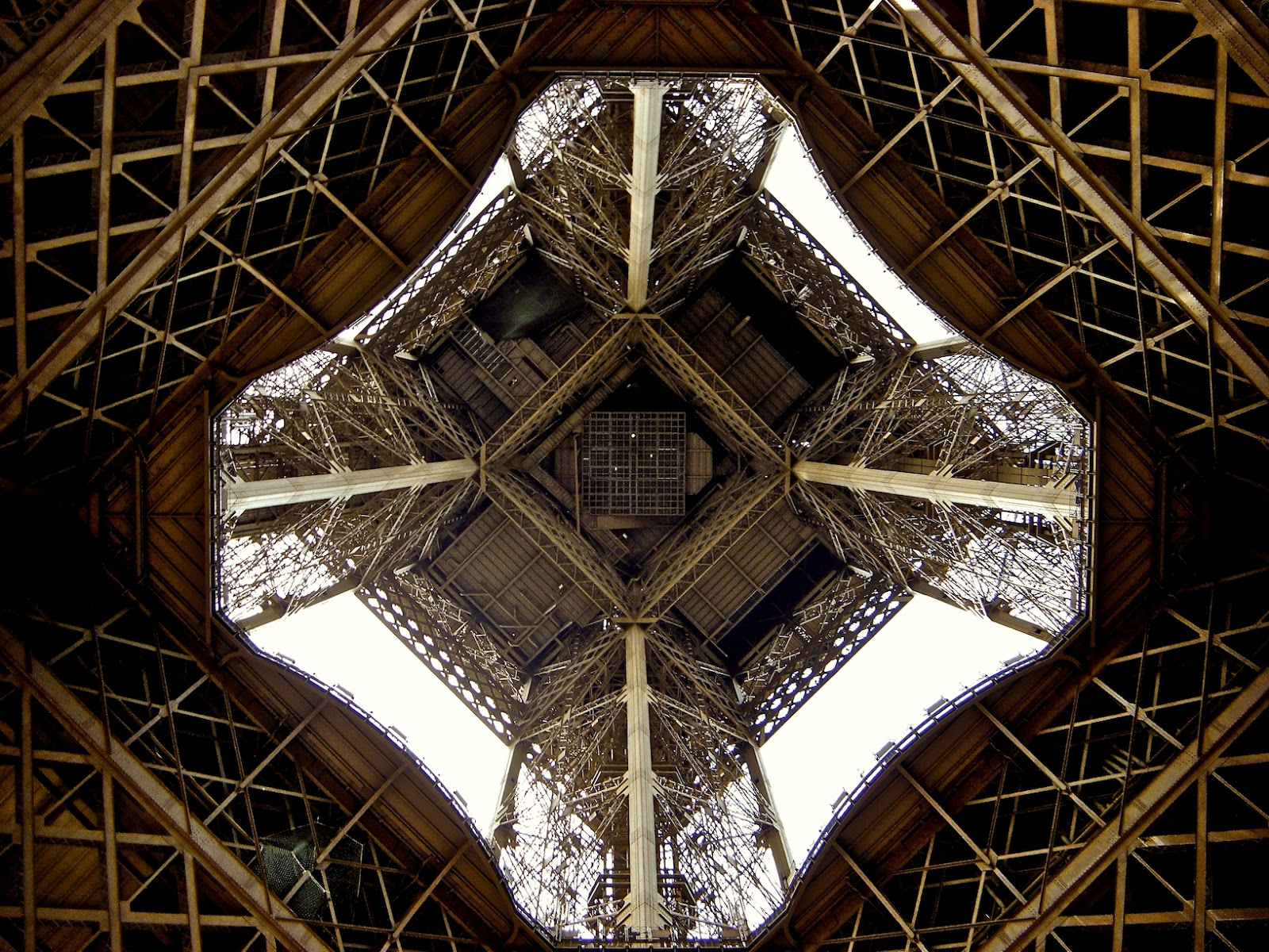 Eiffel Tower Interior | wallpaper eiffel tower Eiffel Tower Interior | wallpaper eiffel tower