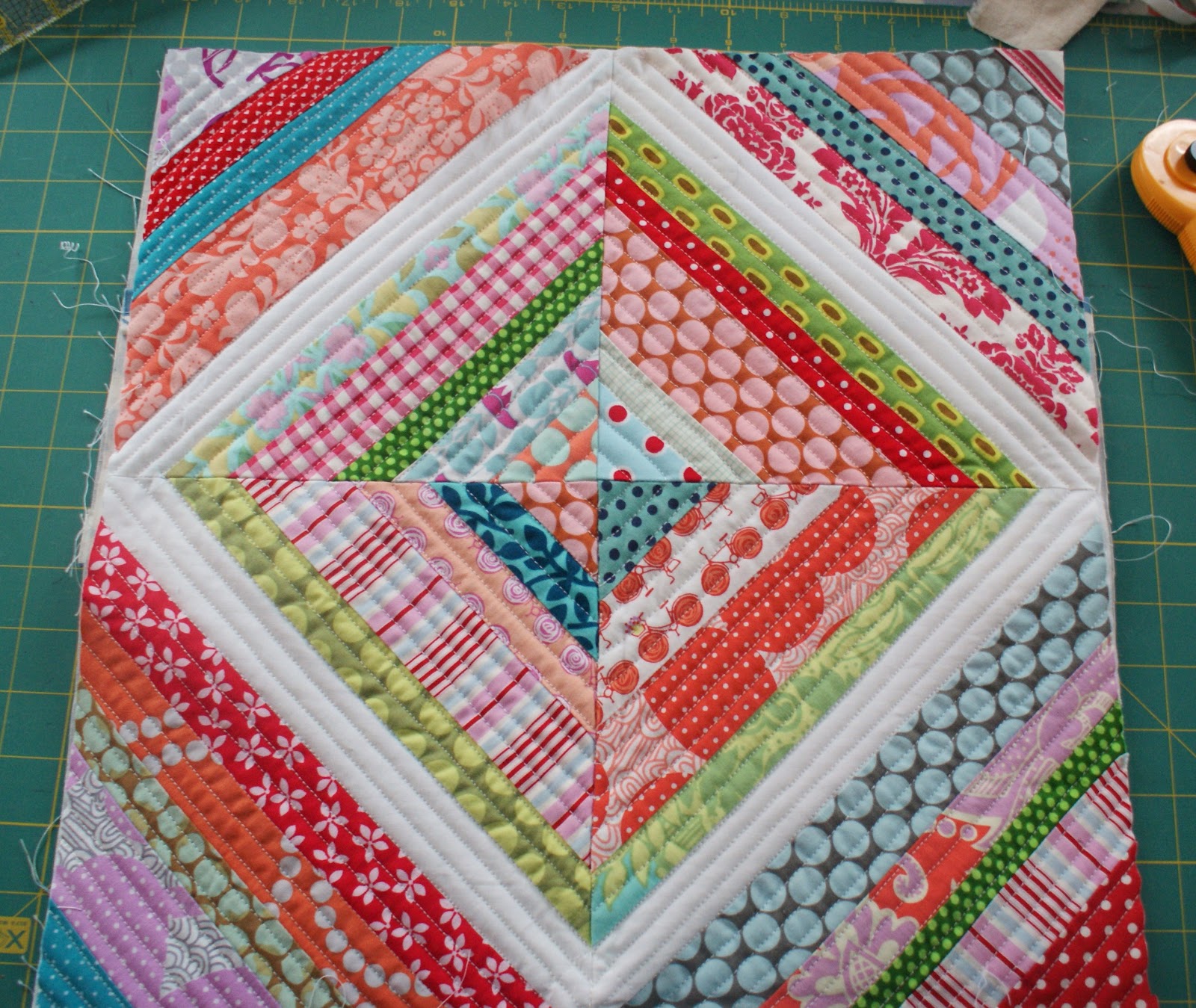The Dining Room Drawers String Quilt Cushion Cover (Tutorial)