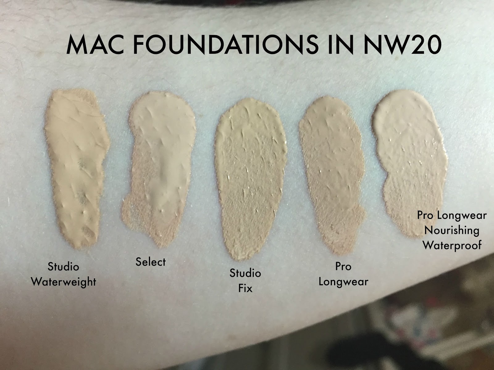 A one-step powder and foundation that provides a matte texture with medium to full coverage.