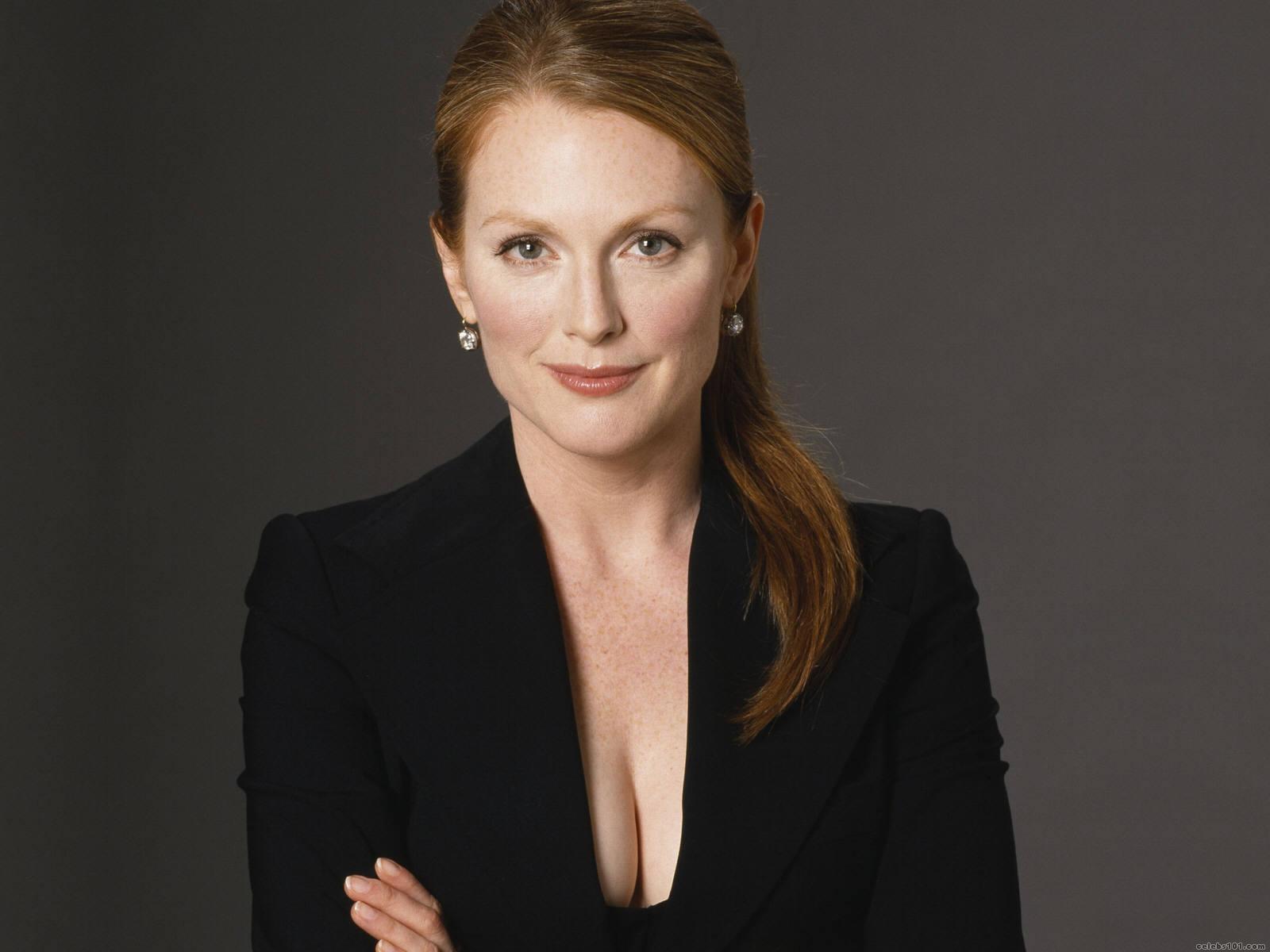 http://1.bp.blogspot.com/-JJlFqNi6QVU/UAIbeYBMuQI/AAAAAAAAFU0/jZJyqsxn-00/s1600/Julianne+Moore.jpg