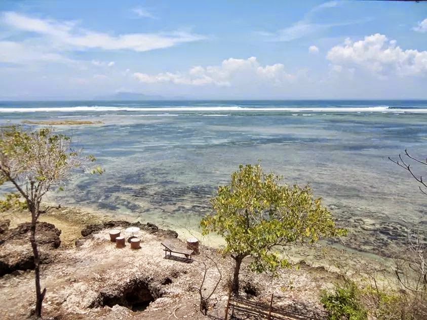 PANTAI PLENGKUNG ALIAS G-LAND, TEMPAT BERSELANCAR KELAS DUNIA