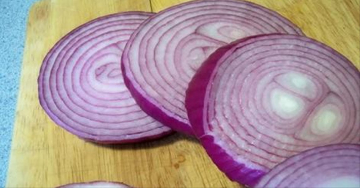 Doctors Confirmed Red Onions Do Wonders for the Thyroid Gland (Recipe