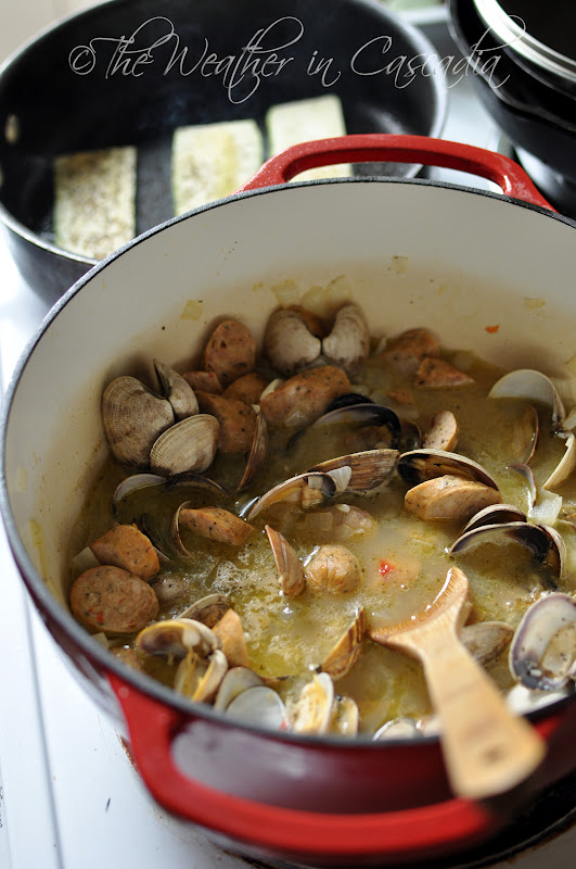 The Weather in Cascadia dutch oven love spicy roasted clams with