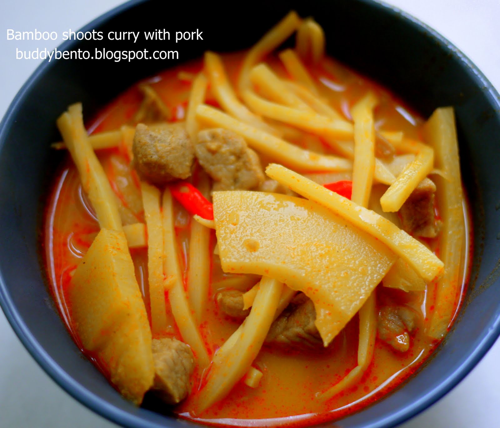 Buddy Bento แกงเผ็ดหน่อไม้ ( Bamboo shoots curry with Pork)