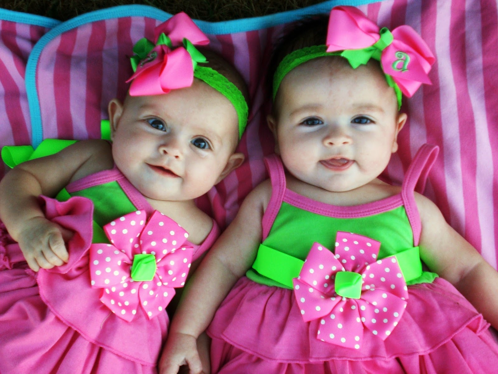 Twin Girls Baby HD Wallpapers 2015 Cute Twin Boys & Girls Wallpapers