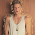Paquera, Piscina e Curtição de Montão em "Pretty Brown Eyes", Novo Clipe do Cody Simpson!