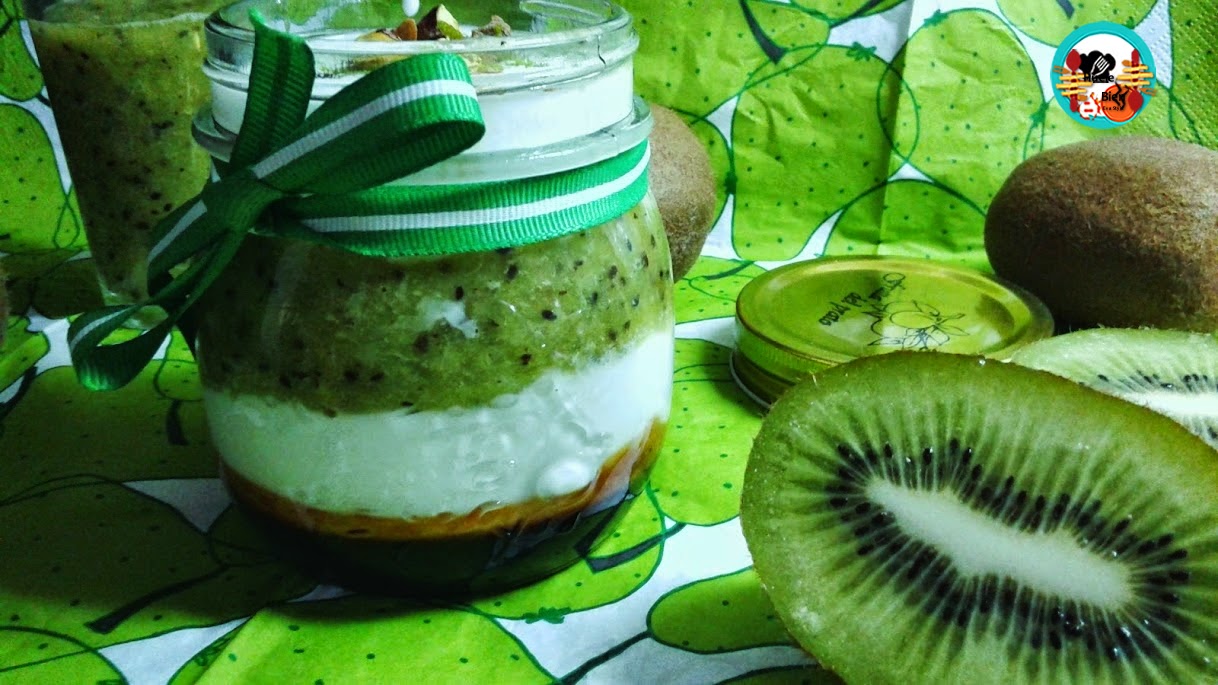 Yogurt griego con kiwi ¡Huele Bien!