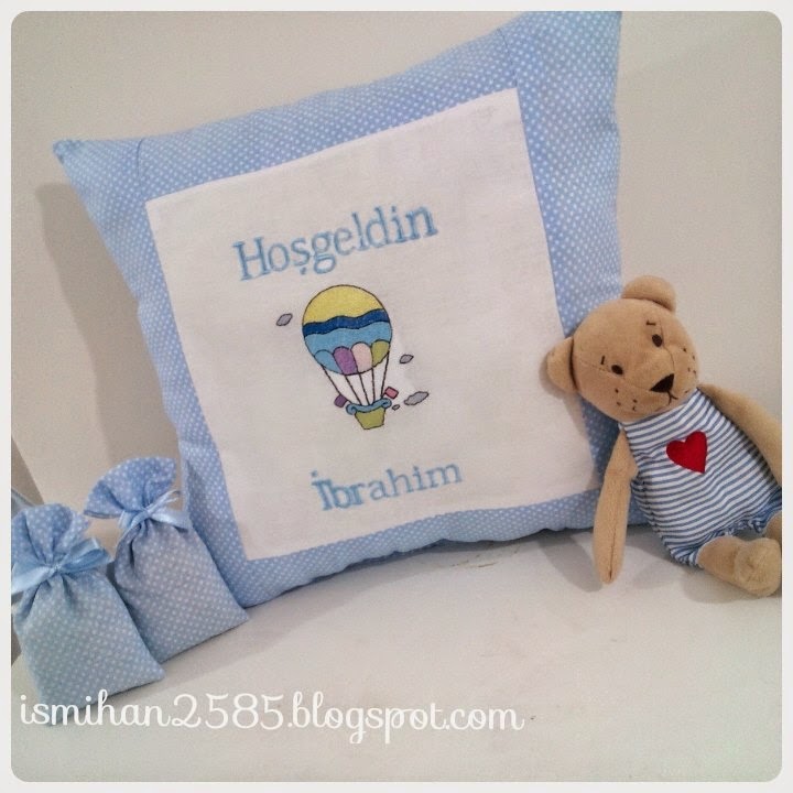 İnci Home Collection İsme özel nakış işlemeli bebek İnci Home Collection İsme özel nakış işlemeli bebek