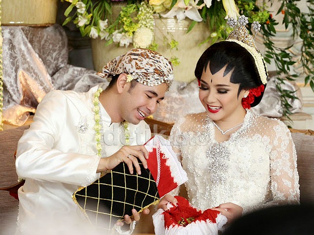 kebaya akad nagita slavina 