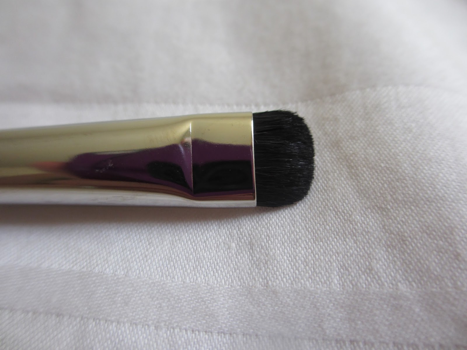 Eyeshadow Addicts Anonymous A Guide to MAC Eye Brushes