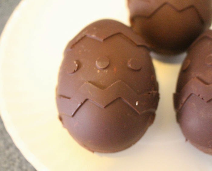 Make Your Own "Kinder" Like Surprise Eggs + Printable First Time Mom