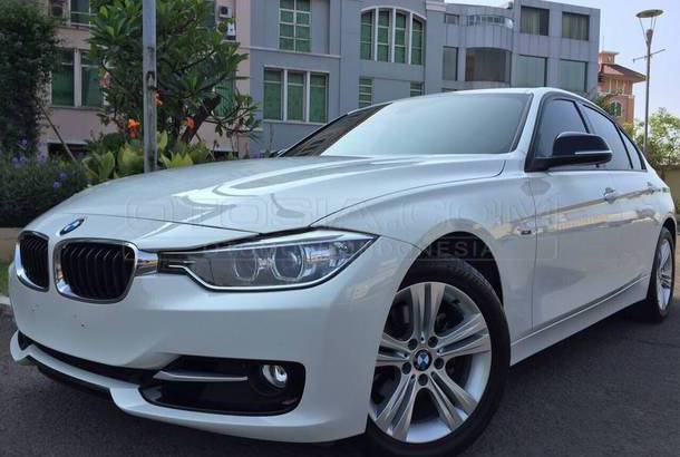 Foto Mobil Bmw 320i Sport