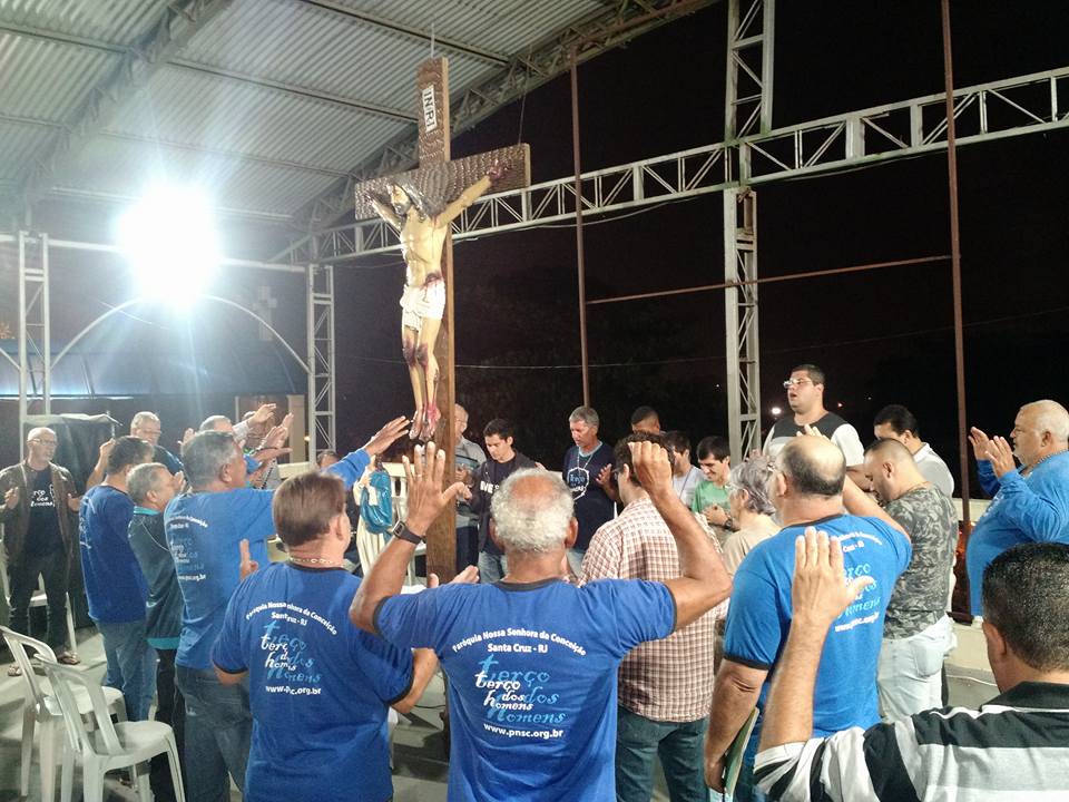 SEGUNDA-FEIRA DE ORAÇÃO E EMOÇÃO NA ORAÇÃO DO TERÇO MARIANO PELO TERÇO DOS HOMENS DA PNSC- 29/05/17