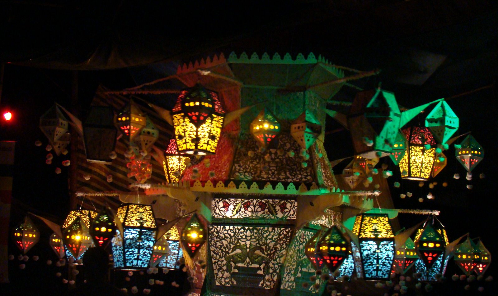 DiscoverSriLanka SRI LANKA VESAK LANTERNS