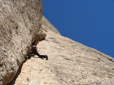 Vía Anglda-Guillamón. Montserrat. Cavall Bernat.