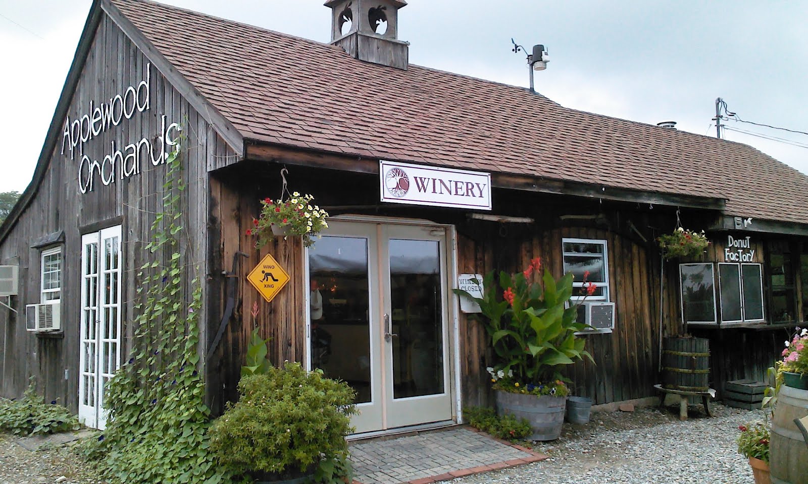 East Coast Wineries Applewood Winery A Rosey Apple (and Grape) in the