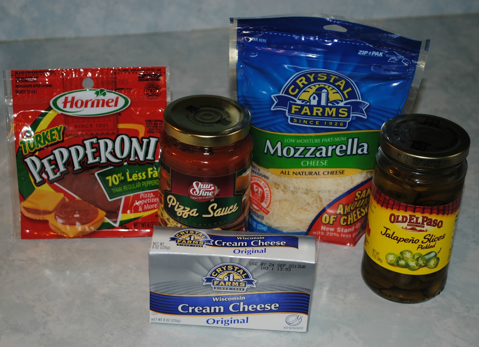 chores and chandeliers Jalapeno Popper Pepperoni Pizza {Suzi Homefaker