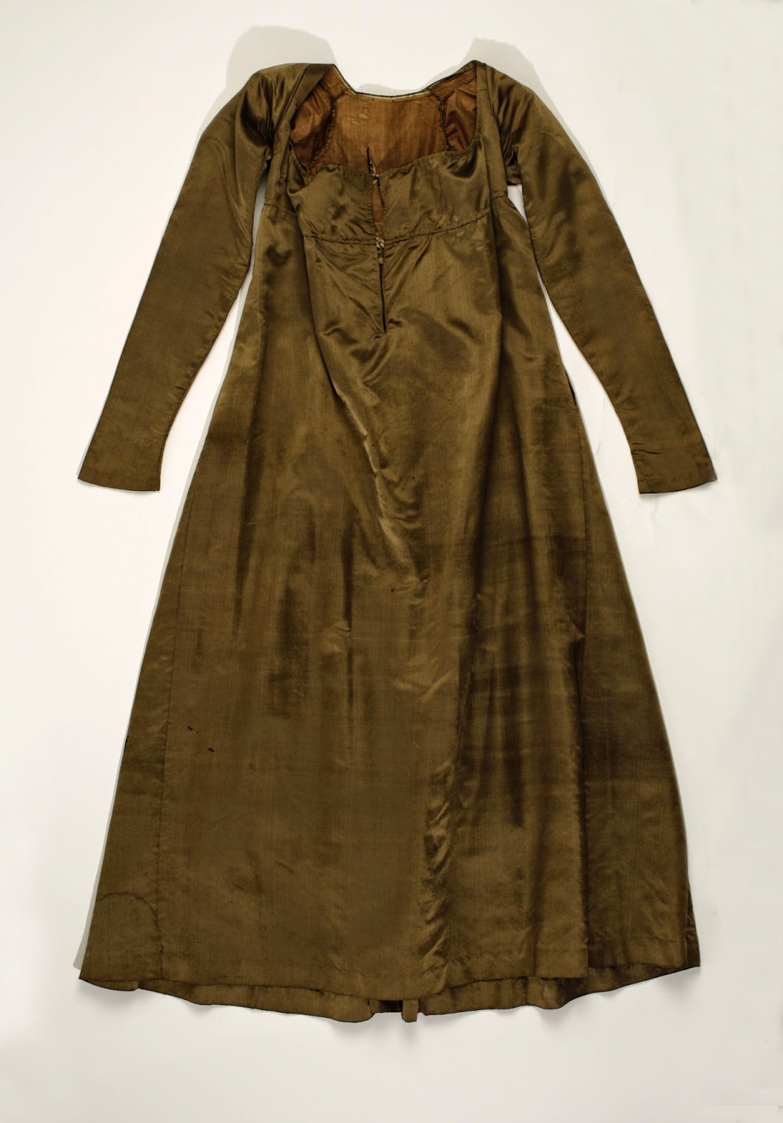 HITTY QUAKER STYLE DRESS PATTERN