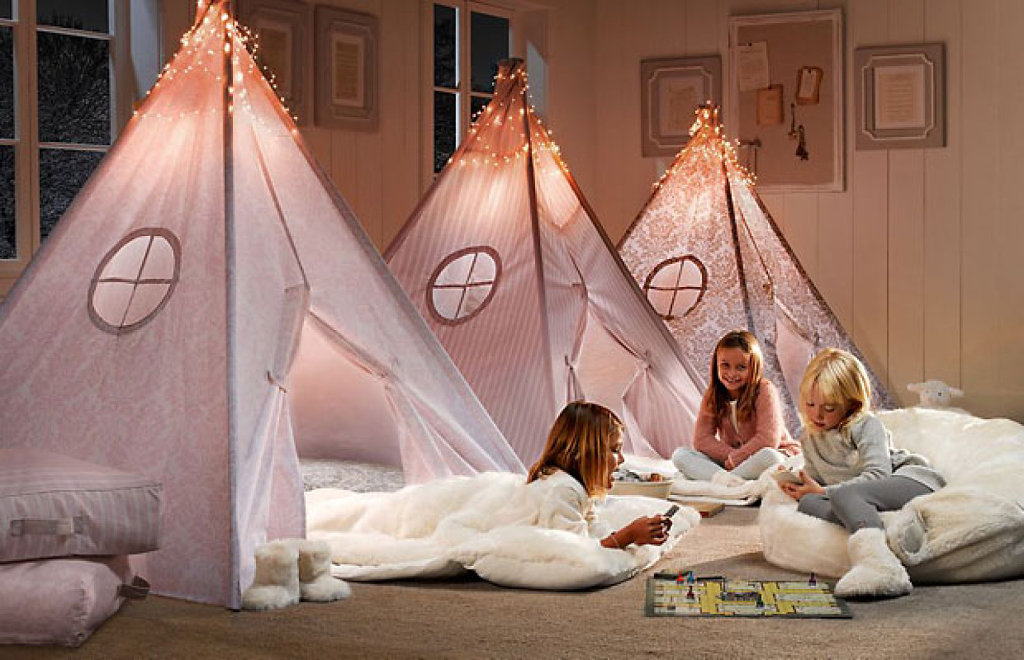 Fantasy theme Sleepover beds, Girl room inspiration, Little girl rooms