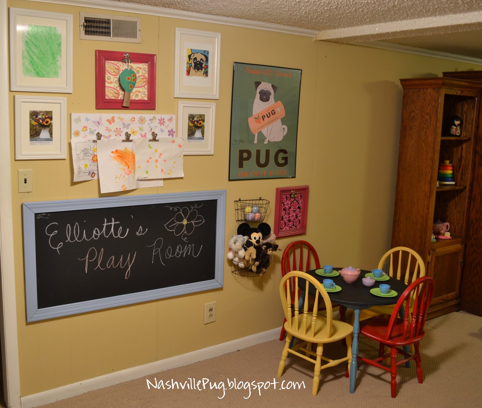 NashvillePug: Playroom Gallery Wall